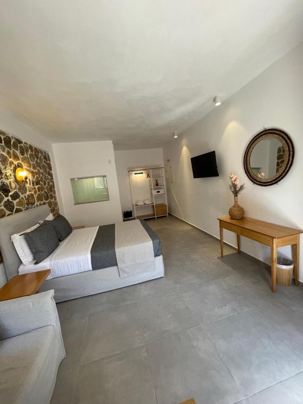 Trocadero Luxury Suites Ermioni Dış mekan fotoğraf