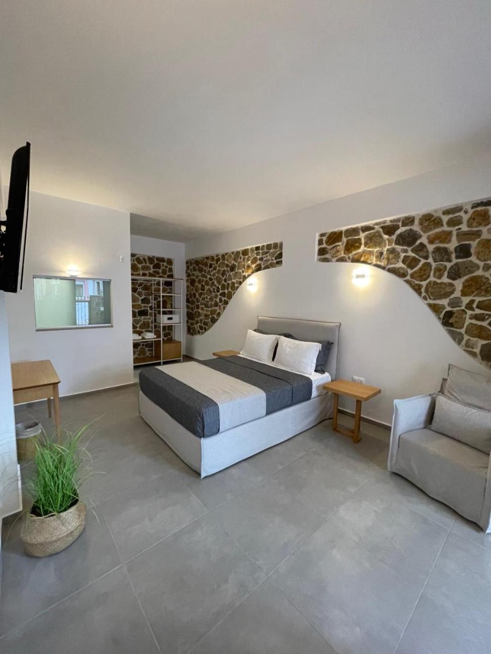 Trocadero Luxury Suites Ermioni Dış mekan fotoğraf