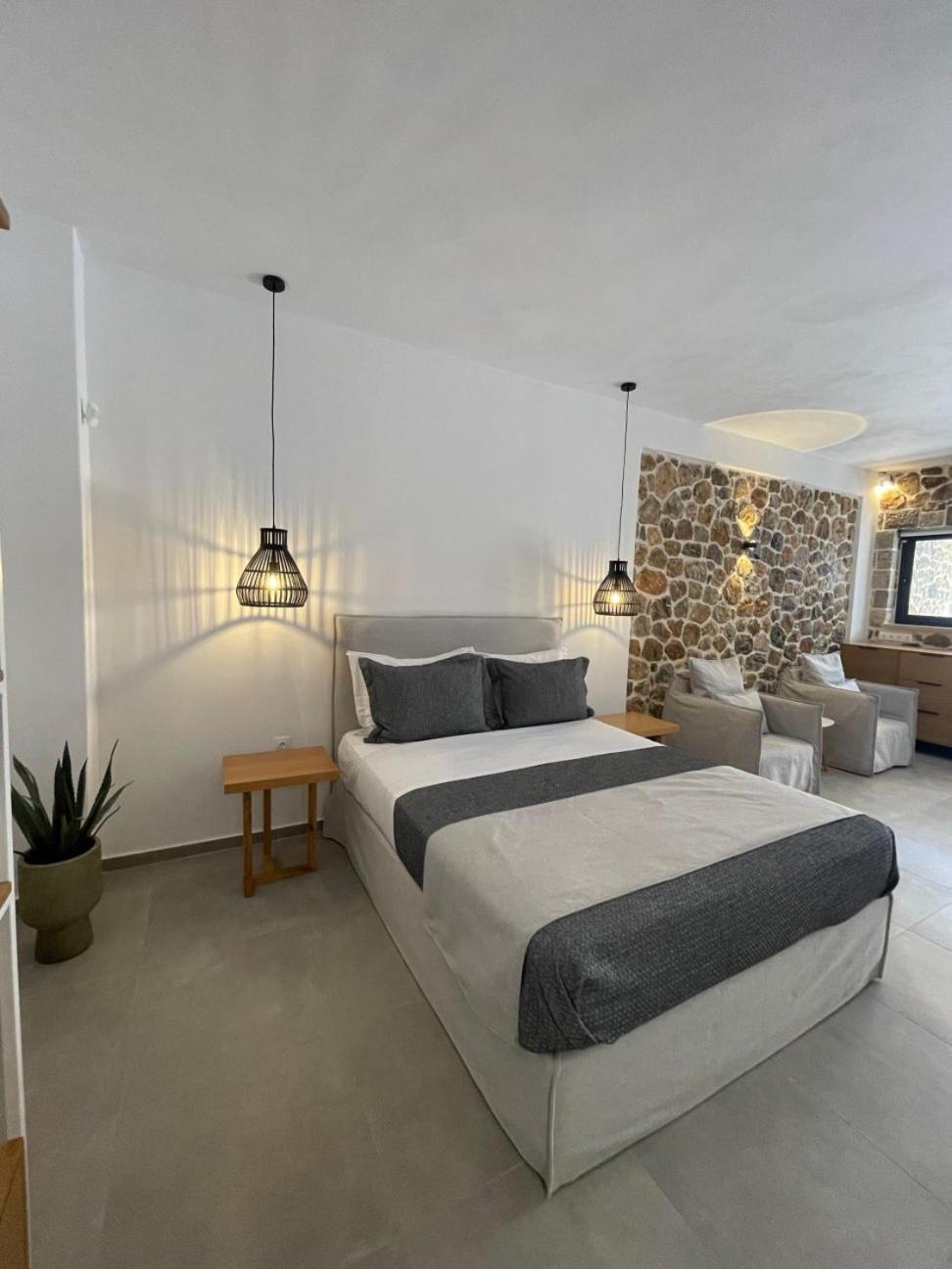 Trocadero Luxury Suites Ermioni Dış mekan fotoğraf